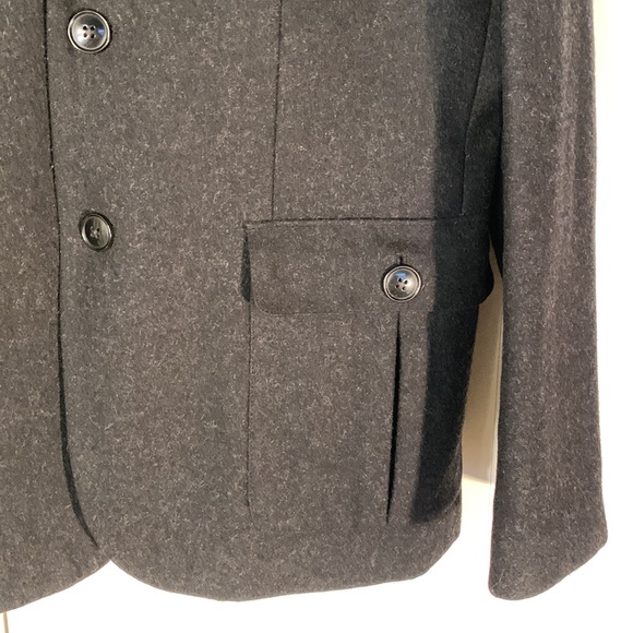 Gap (L) - Picture 2 of 16